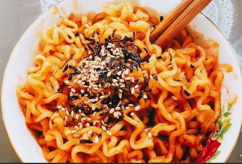 国产高仿火鸡面视频,口感与原版媲美，自制教程大公开！